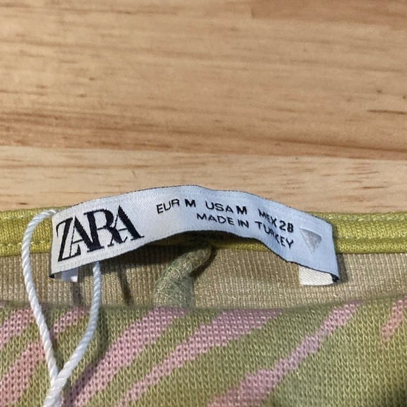 NWT Zara crop top in size medium. See pictures for details. Brand new w/tags - Picture 2 of 5